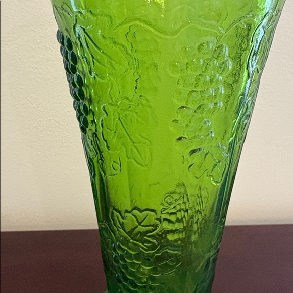 Vintage 1970's Indiana Glass HARVEST GRAPE Green Footed Trumpet Vase - Picture 3 of 6